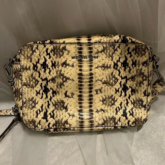 Michael Kors Crossbody - Picture 1 of 6